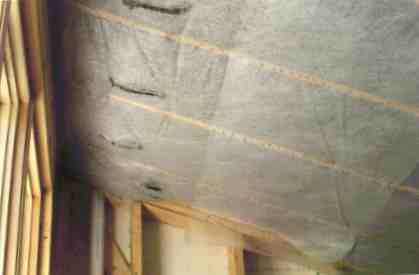 Cellulose insulation in the ceiling